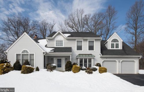 4077 Oak Ln, Miquon, PA 19444-2612