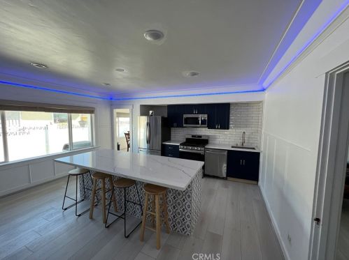 8702 Stewart And Gray Rd, Downey CA  90241-5241 exterior