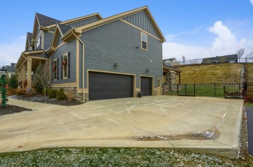 1655 Blackburn Heights Dr, Sewickley PA  15143-8627 exterior