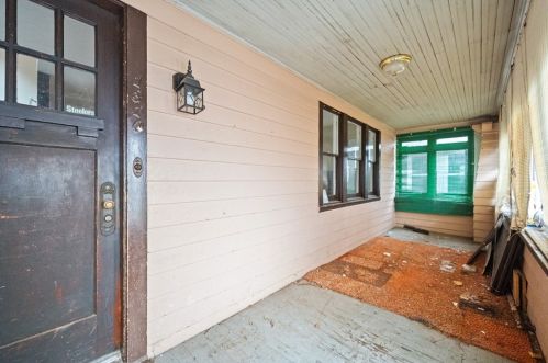 1310 Orchard Ave, New Kensington, PA 15068-5526