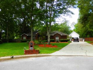 915 Brandermill Dr, Cantonment, FL 32533-6305