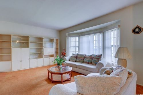 43 Columbine Ln, San Remo, NY 11754-3943