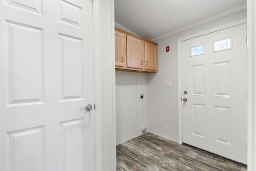 53 Hagop Rd, Salem NH 03079-3709 exterior