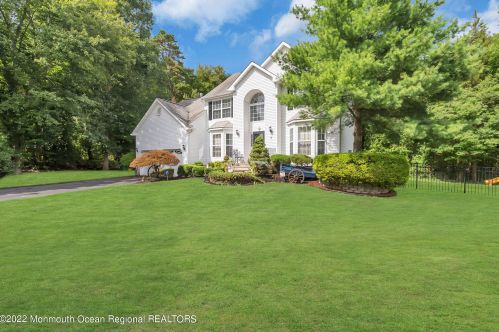 8 Bailey Ct, Jackson Twp NJ  08527-4459 exterior
