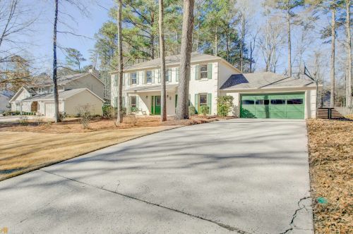 110 Lakeside Dr, Peachtree City, GA 30269-1711