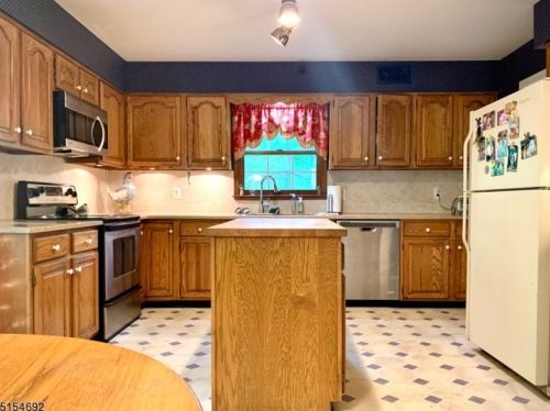 97 Bald Eagle Rd, Hackettstown NJ  07840-2824 exterior