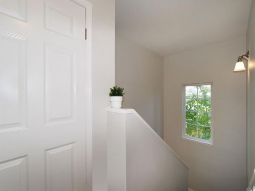 1638 Yardley St, Santa Rosa CA 95403-2397 exterior