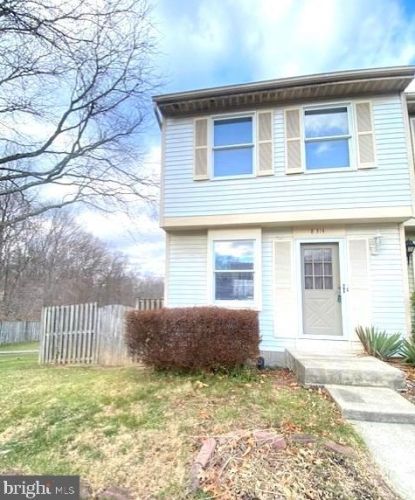 8314 Bark Tree Ct, Springfield VA  22153-3828 exterior
