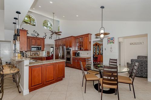 3220 37th St, Hollywood FL  33021-2636 exterior