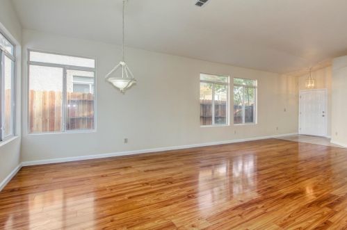 8635 Windsor Point Way, Elk Grove CA  95624-3431 exterior