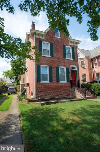 1415 Hamilton St, Wilmington, DE 19806-1316