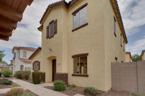 4682 Redfield Rd, Gilbert, AZ 85234-7857