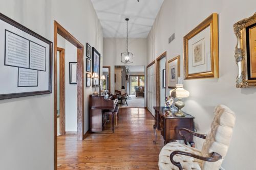 1510 Eastbrook Dr, Thiensville WI  53092-2986 exterior