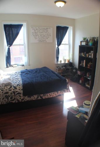 2041 Manton St, Philadelphia PA  19146-4327 exterior