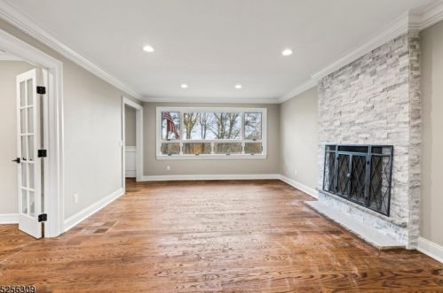 37 Tara Ln, Montville Township NJ  07045-9699 exterior