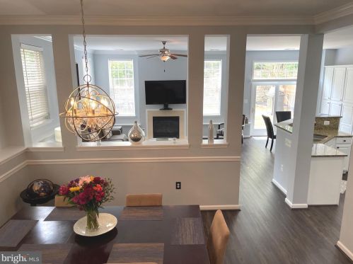 8353 Middle Ruddings Dr, Lorton VA  22079-2783 exterior