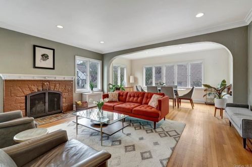 380 Summit Ave, Mount Vernon NY  10552-2206 exterior