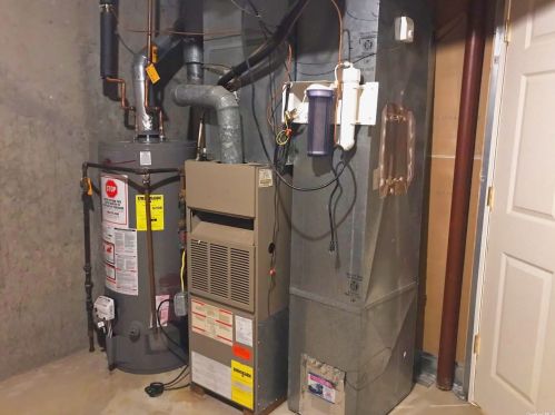 48 Cherry St, Central Islip NY  11722-4141 exterior