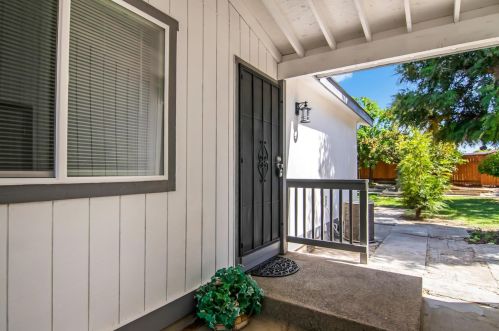 142 M St, Rio Linda CA  95673-2135 exterior