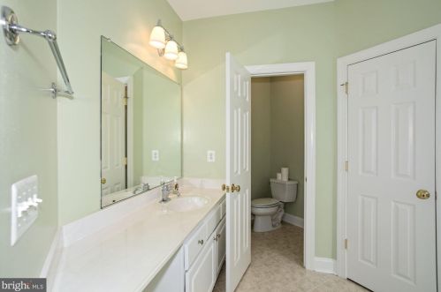 168 Positano Ct, Purcellville VA  20132-5815 exterior