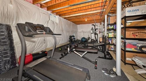 38 Walnut St, Little Falls NJ  07424-1402 exterior