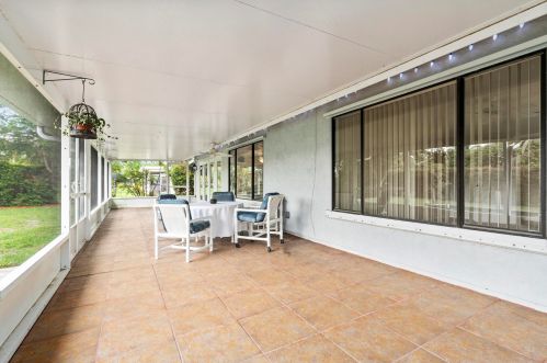 2449 Drayton Rd, Fort Pierce, FL 34952-5511