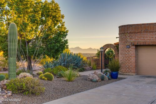 6800 Pico Del Monte, Tucson, AZ 85750-6315