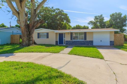1300 Honor Dr, Tarpon Springs, FL 34690-5741
