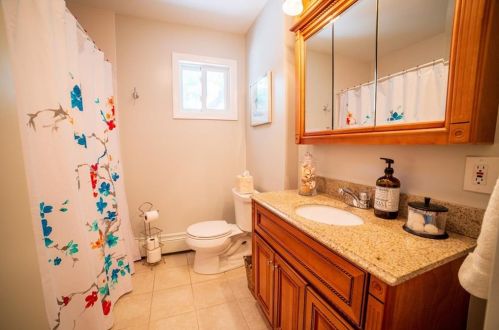 46 King Philip Rd, South Kingstown RI  02882-1102 exterior