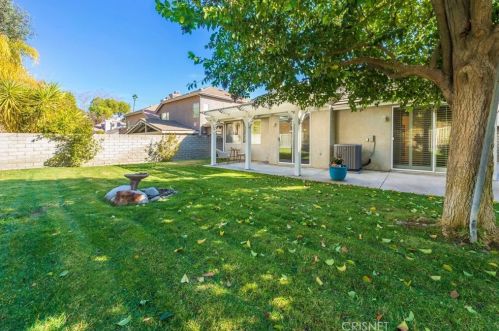 25655 Frost Ln, Santa Clarita, CA 91381-1523