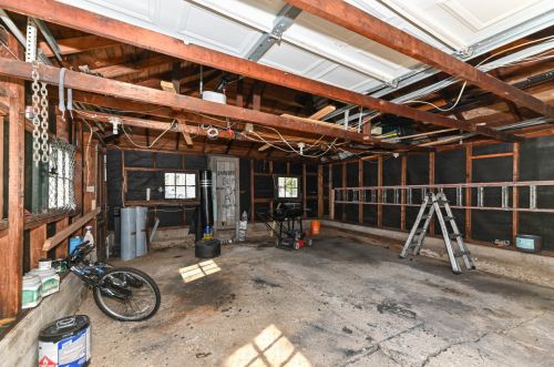 1218 35, Milwaukee WI 53215-1433 exterior