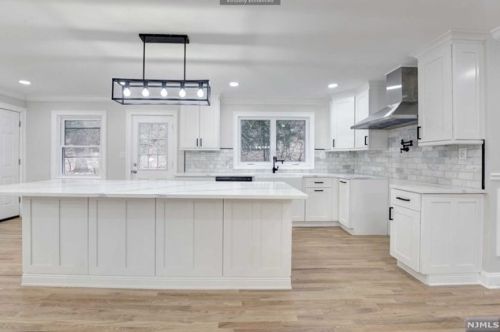 462 Laurel Ln, Kinnelon NJ  07405-3122 exterior