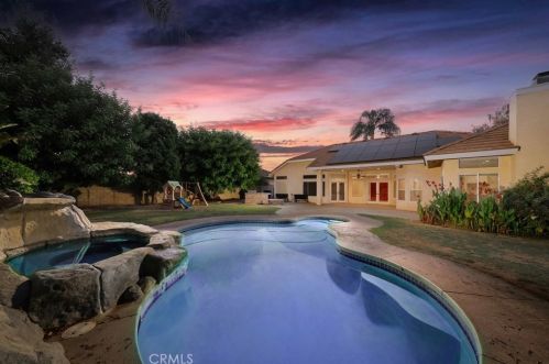 13001 Queen Palm Ct, Bakersfield, CA 93314-6514