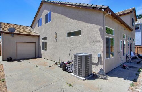 8675 Tennis Club Ct, Elk Grove CA  95624-3291 exterior