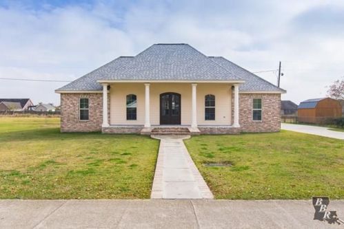 307 Brandywine Blvd, Thibodaux, LA 70301-6156