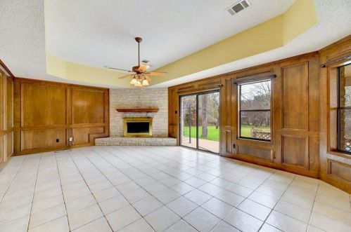 328 Shrike Dr, Creedmoor, TX 78610-2467