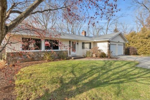 46 Kent Dr, Manchester, CT 06042-2238