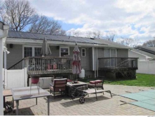 124 Coleman Rd, South Setauket, NY 11720-3076