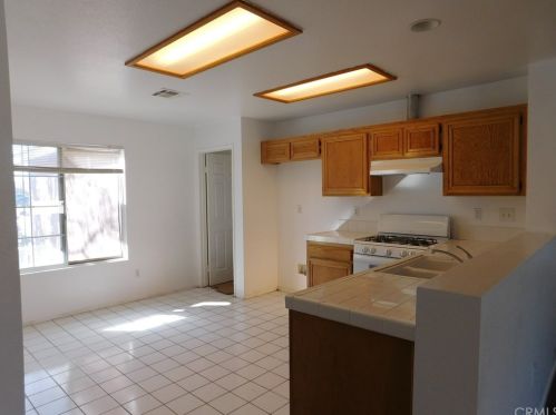 43528 32nd St, Lancaster CA  93535-4958 exterior