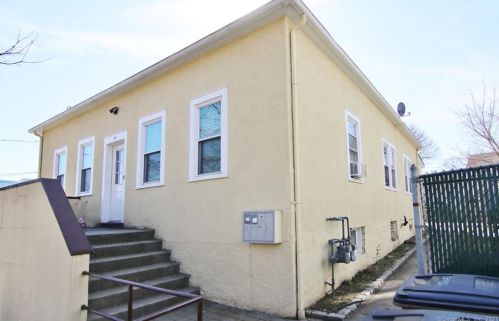 23 Perry St, Stamford, CT 06902-5728