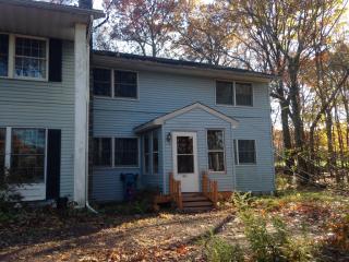 1014 Fairway Dr, Wilkes Barre PA  18702-9790 exterior