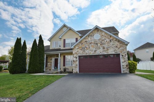 23 Crimson Dr, Norristown, PA 19401-1828