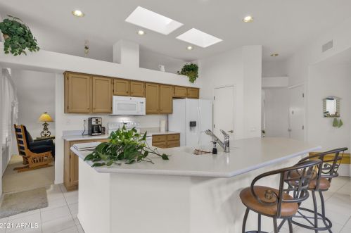 15230 Sky Hawk Dr, Sun City, AZ 85375