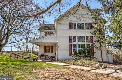 210 Hoernerstown Rd, Hummelstown PA  17036-9503 exterior