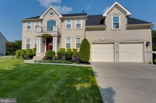16 Chillemi Ct, Berlin Boro, NJ 08009-1528
