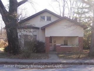 320 1st St, Blmgtn IN  47403-2402 exterior