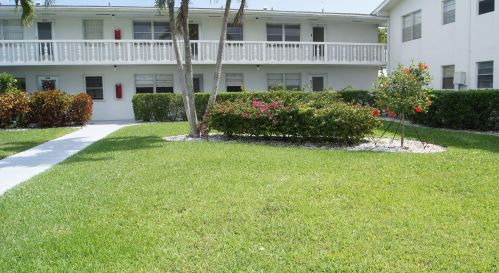 250 Andover J, West Palm Beach, FL 33417-2604
