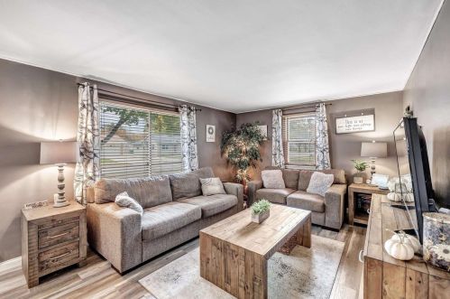 842 Redwood Dr, Green Bay, WI 54304-2429