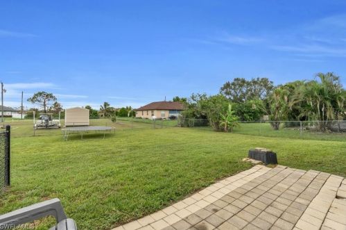 911 Apple Ave, Lehigh Acres FL 33971-6441 exterior