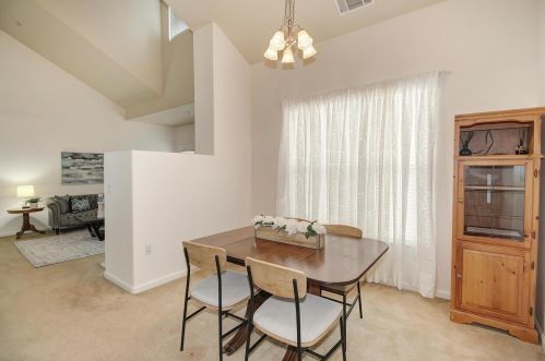 5482 Tares Cir, Elk Grove CA  95757-4361 exterior